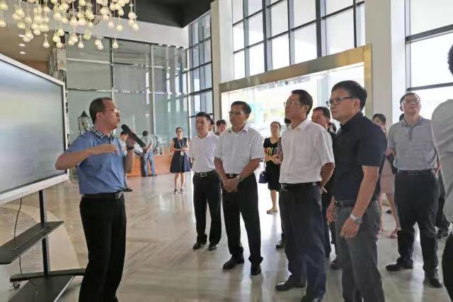 廣東省人民政府副秘書(shū)長(zhǎng)  鐘旋輝一行蒞臨我司參觀考察